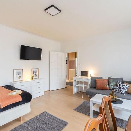 ורשה Room, Pirenejska 20 Cozy Rooms מראה חיצוני תמונה