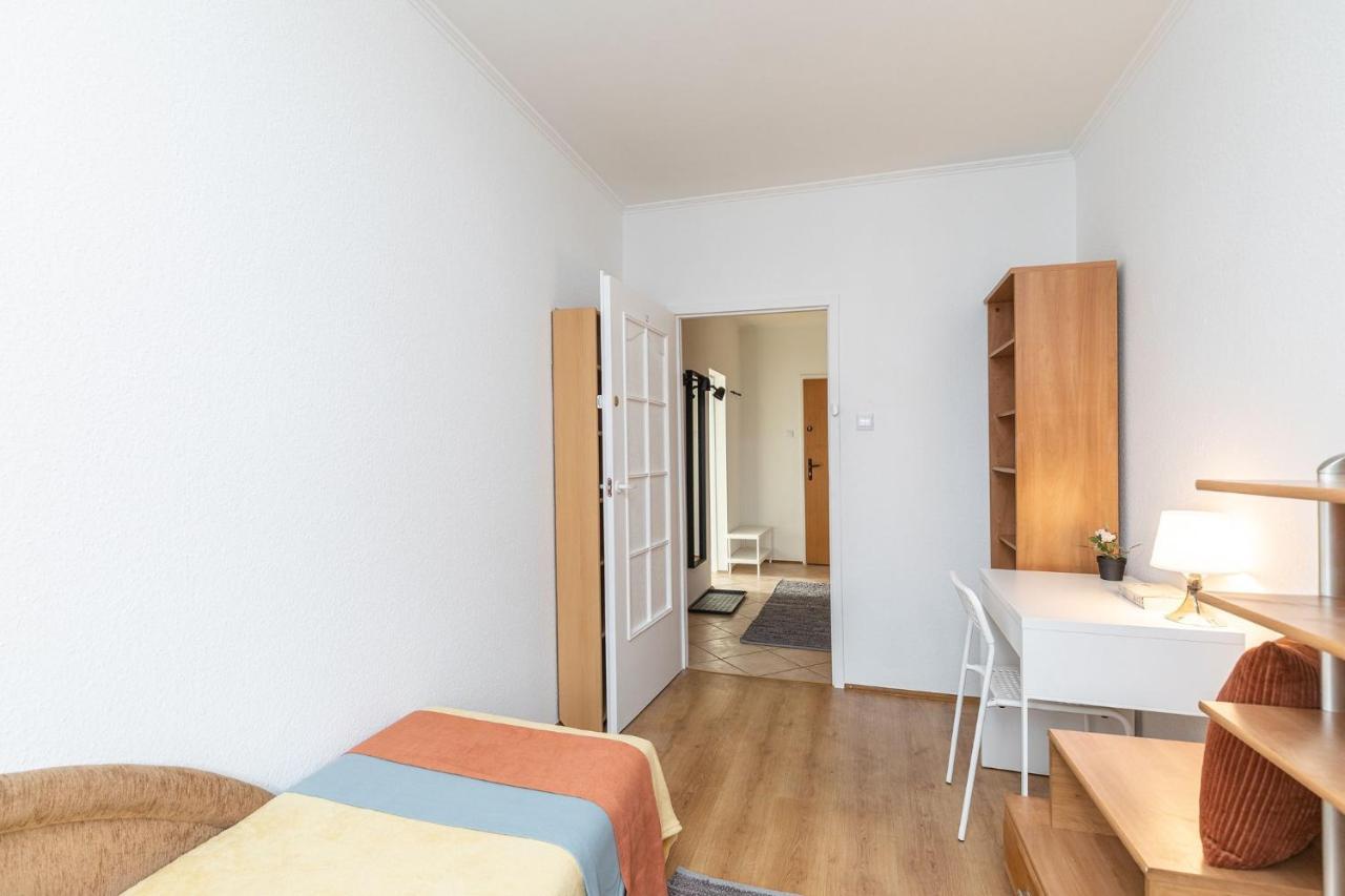 ורשה Room, Pirenejska 20 Cozy Rooms מראה חיצוני תמונה